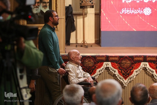 رونمایی از نشان حبیب ویژه پیرغلامان اهل بیت (ع)