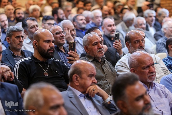 رونمایی از نشان حبیب ویژه پیرغلامان اهل بیت (ع)