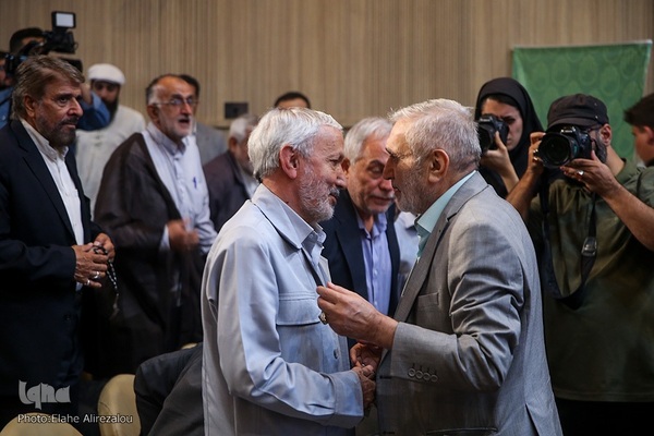 رونمایی از نشان حبیب ویژه پیرغلامان اهل بیت (ع)