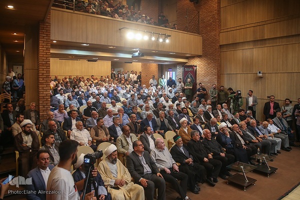 رونمایی از نشان حبیب ویژه پیرغلامان اهل بیت (ع)