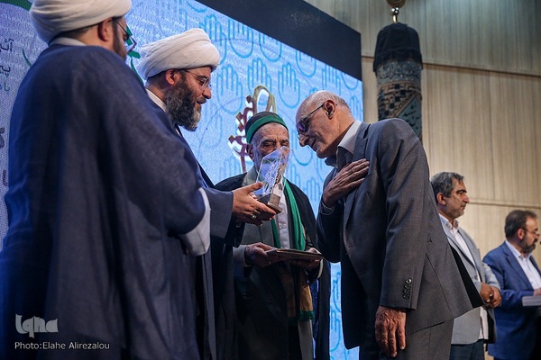 رونمایی از نشان حبیب ویژه پیرغلامان اهل بیت (ع)