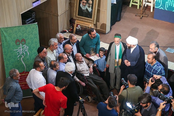 رونمایی از نشان حبیب ویژه پیرغلامان اهل بیت (ع)