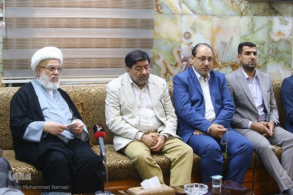 دیدار متولی شرعی حرم حسینی با داوران و متسابقان جایزه کربلا