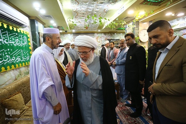 دیدار متولی شرعی حرم حسینی با داوران و متسابقان جایزه کربلا