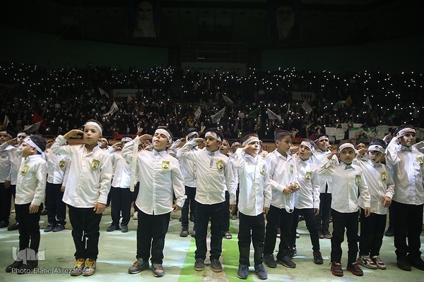 تجمع ۱۲ هزار نفری دختران انقلاب در حمایت از حجاب