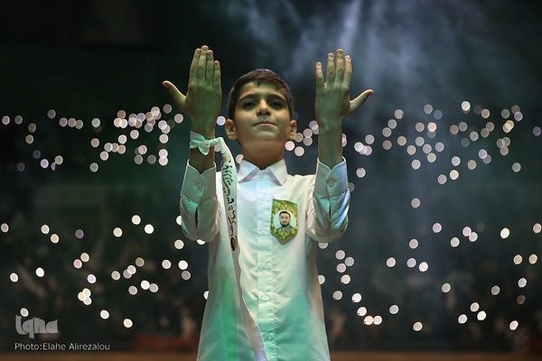 تجمع ۱۲ هزار نفری دختران انقلاب در حمایت از حجاب