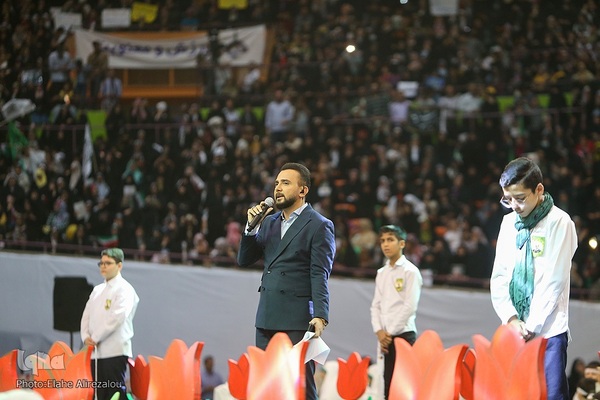 تجمع ۱۲ هزار نفری دختران انقلاب در حمایت از حجاب