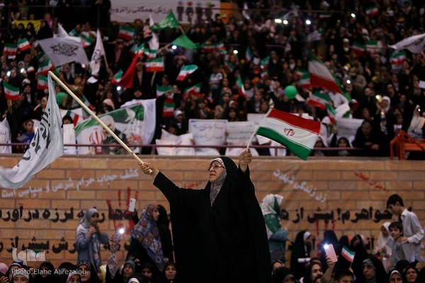 تجمع ۱۲ هزار نفری دختران انقلاب در حمایت از حجاب