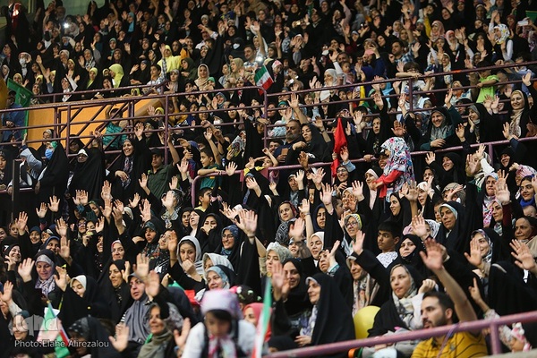 تجمع ۱۲ هزار نفری دختران انقلاب در حمایت از حجاب