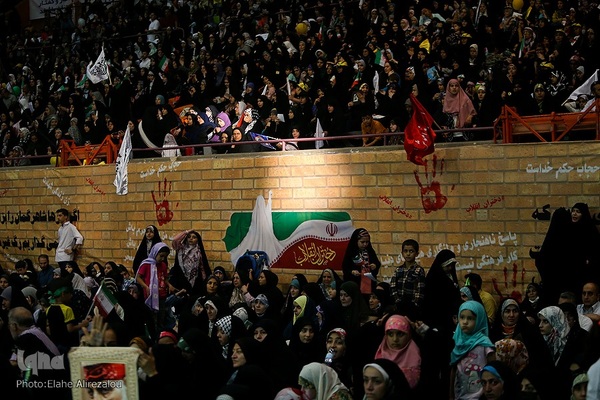 تجمع ۱۲ هزار نفری دختران انقلاب در حمایت از حجاب