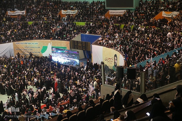 تجمع ۱۲ هزار نفری دختران انقلاب در حمایت از حجاب