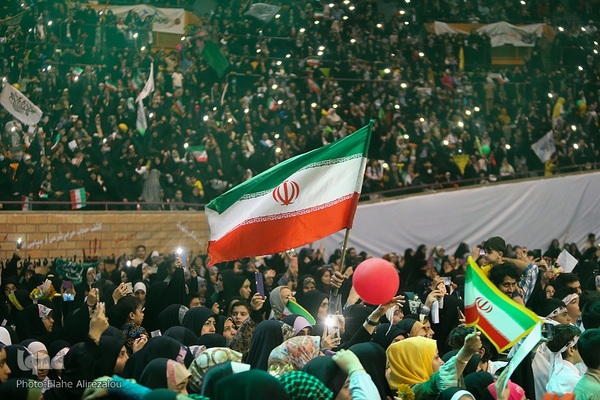 تجمع ۱۲ هزار نفری دختران انقلاب در حمایت از حجاب