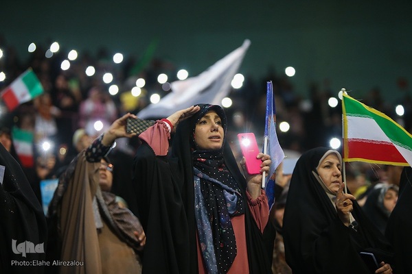 تجمع ۱۲ هزار نفری دختران انقلاب در حمایت از حجاب