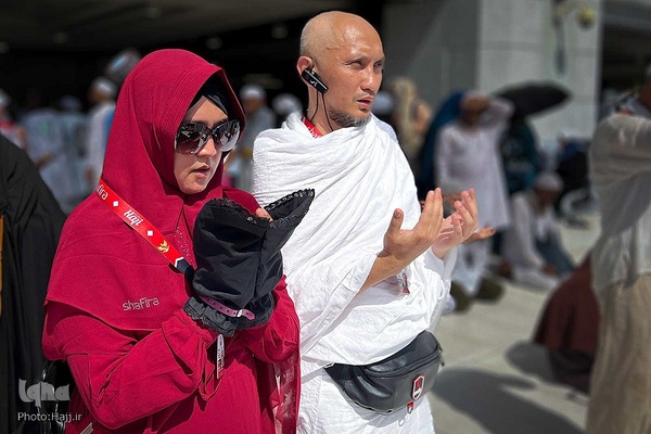 نیایش زائران در مسجدالحرام