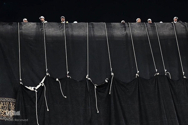 تعویض پرده خانه کعبه