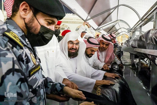 تعویض پرده خانه کعبه