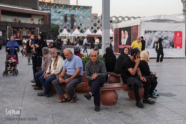 نمایشگاه «عطر سیب» در میدان آئینی امام حسین(ع)