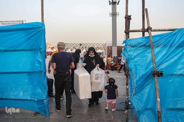 نمایشگاه «عطر سیب» در میدان آئینی امام حسین(ع)