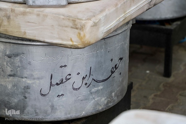 پخت ۷۲ دیگ غذای نذری به‌مناسبت ایام محرم در تبریز‎
