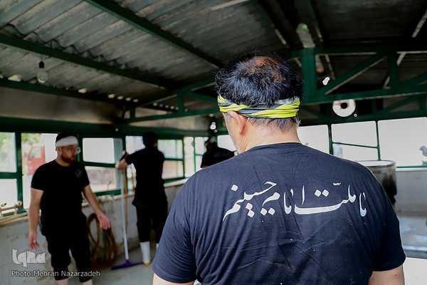 پخت ۷۲ دیگ غذای نذری به‌مناسبت ایام محرم در تبریز‎