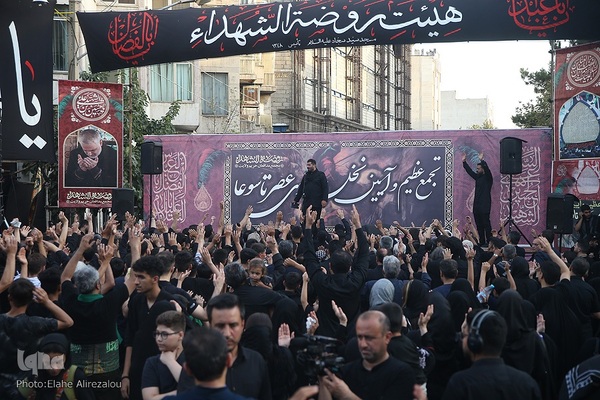تجمع هیئات عزاداری و آیین نخل گردانی عصر تاسوعا
