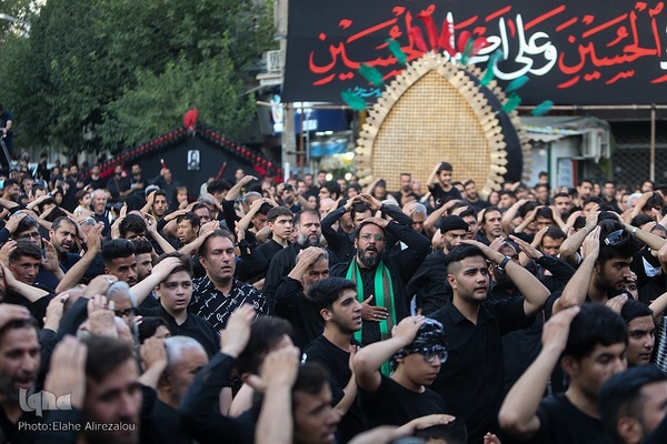 تجمع هیئات عزاداری و آیین نخل گردانی عصر تاسوعا