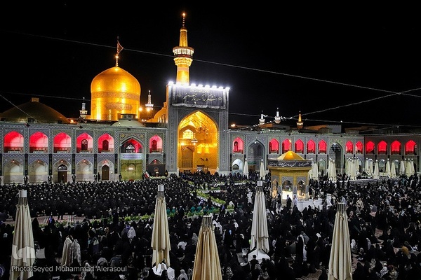 شام غریبان در حرم مطهر رضوی