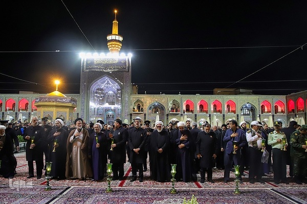 شام غریبان در حرم مطهر رضوی