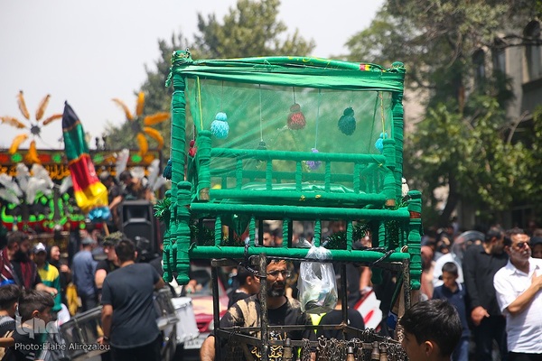 حرکت نمادین کاروان بنی اسد در خیابان های تهران