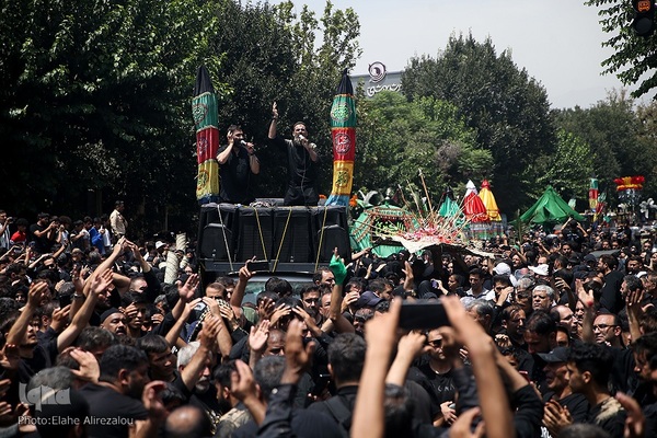 حرکت نمادین کاروان بنی اسد در خیابان های تهران