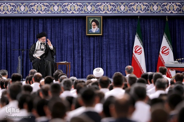 دیدار کارکنان و خانواده‌های ناوگروه ۸۶ ارتش جمهوری اسلامی ایران