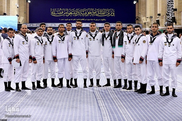 دیدار کارکنان و خانواده‌های ناوگروه ۸۶ ارتش جمهوری اسلامی ایران