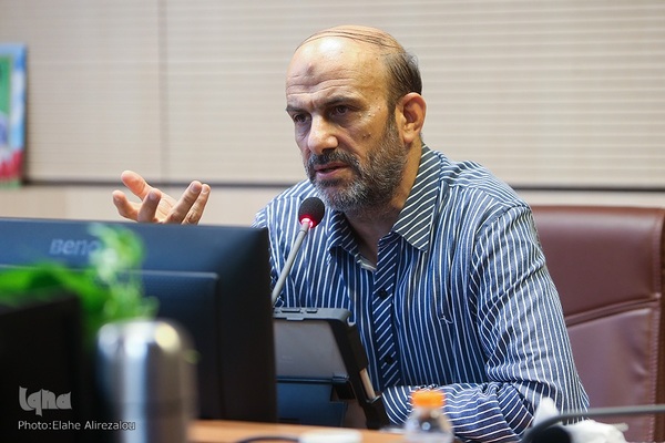 احمدرضا اخوت در نشست‌های اندیشه‌ورزی قرآن و حکمرانی با محوریت عفاف و حجاب در سازمان دارالقرآن برگزار شد