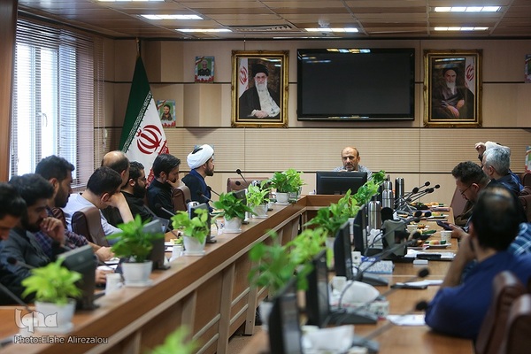 نشست‌های اندیشه‌ورزی قرآن و حکمرانی با محوریت عفاف و حجاب در سازمان دارالقرآن برگزار شد