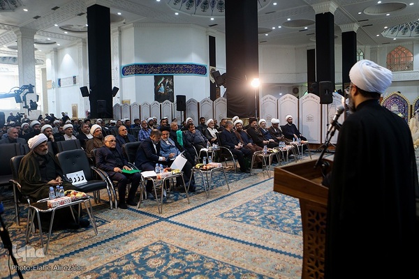 دومین همایش قدم‌های آسمانی