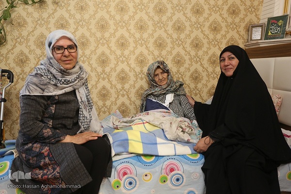 دیدار رییس جهاددانشگاهی با خانواده شهیدان مرتضی و قربان علی جابری