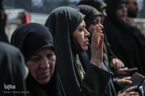 آیین اهتزاز پنج پرچم حرمین عتبات عالیات در برج میلاد تهران