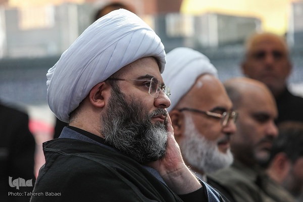 آیین اهتزاز پنج پرچم حرمین عتبات عالیات در برج میلاد تهران