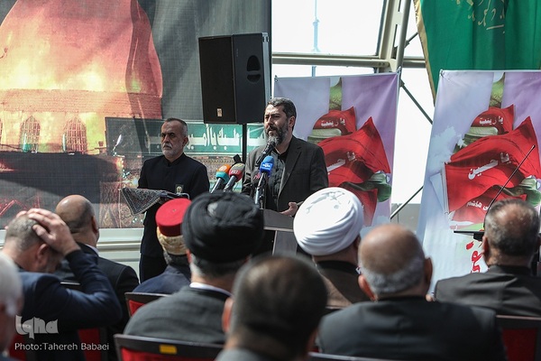 آیین اهتزاز پنج پرچم حرمین عتبات عالیات در برج میلاد تهران