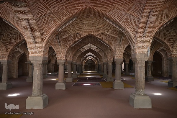 مسجد جامع تبریز مربوط به دوره سلجوقیان تا دوره قاجار است و در خیابان شهید مطهری تبریز واقع شده است.
