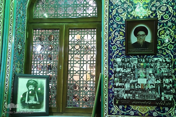 مسجد مقبره به عنوان یكی از مساجد مهم و بزرگ بازار تاریخی و مسقف تبریز، مامن و خاستگاه حركت‌های انقلابی بوده است.
