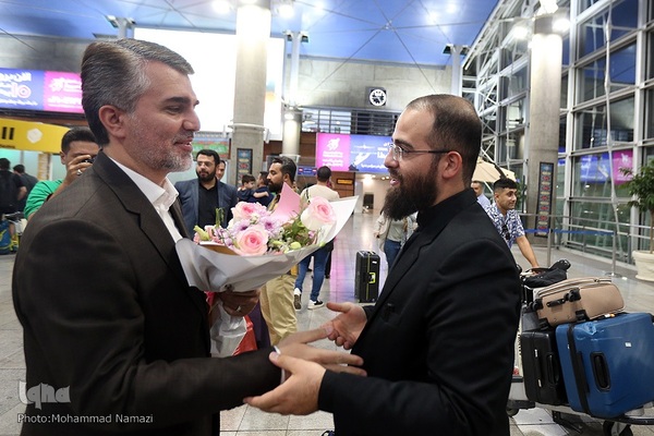 استقبال از «علیرضا بیژنی» رتبه دوم مسابقات قرآن مالزی