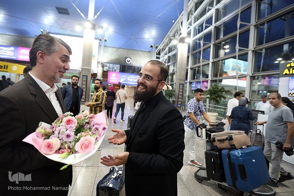 استقبال از «علیرضا بیژنی» رتبه دوم مسابقات قرآن مالزی