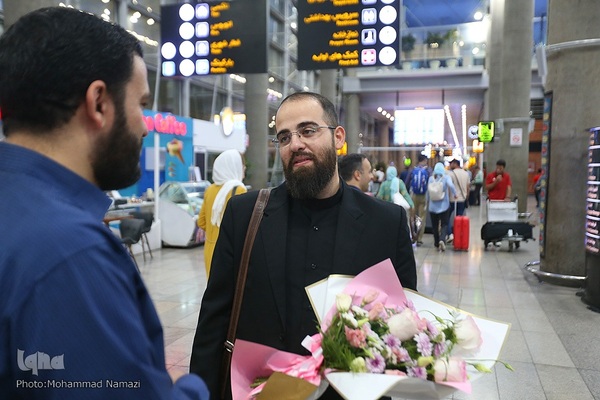 استقبال از «علیرضا بیژنی» رتبه دوم مسابقات قرآن مالزی