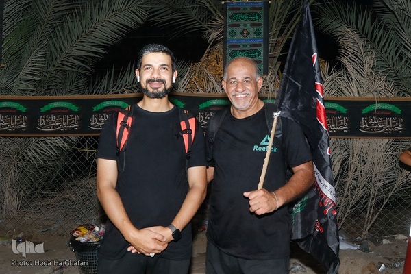 پیاده روی خانوادگی