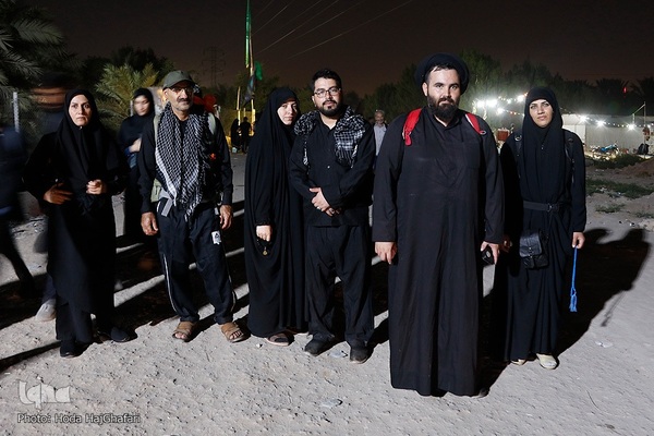 پیاده روی خانوادگی