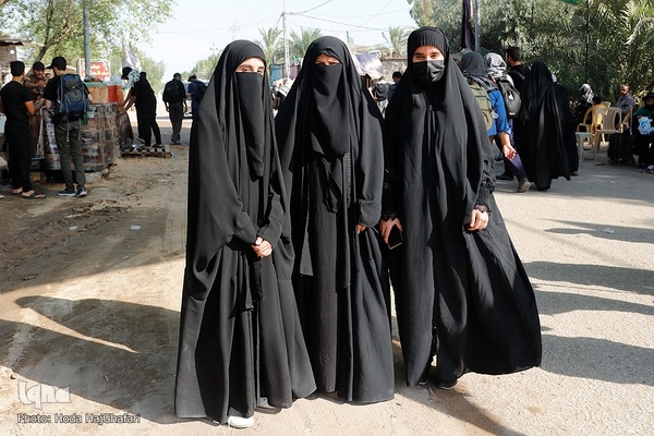 پیاده روی خانوادگی