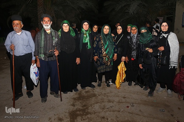 پیاده روی خانوادگی