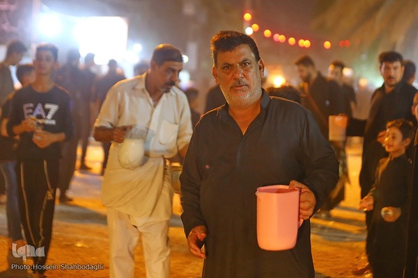 خادمان اربعین