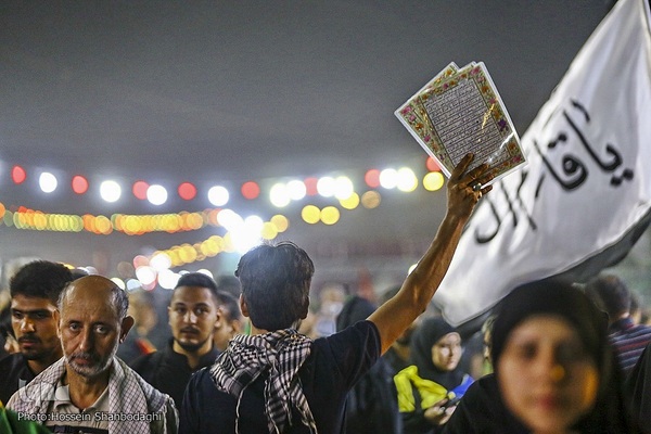 قرآن در مسیر راهپیمایی